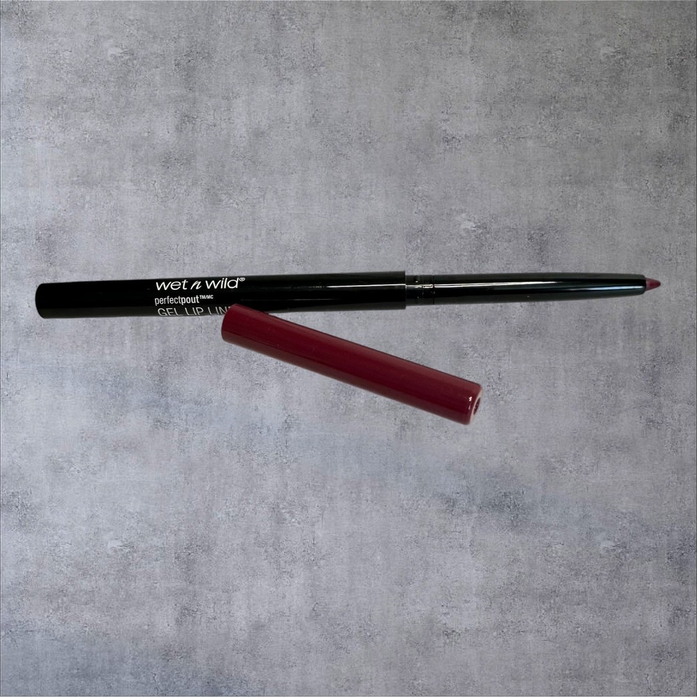Wet n Wild Gel Lip Liner Womens Plum Together New 657A Retractable Berry